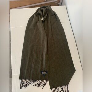 Colombo men’s olive green cashmere scarf 35 x11